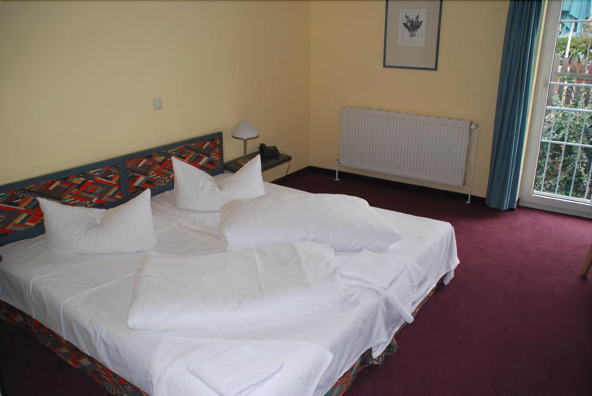 Hotel Lindenberger Hof أهرينسفيلد المظهر الخارجي الصورة